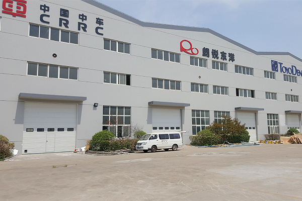 中國(guó)中車(chē)廠(chǎng)房出入口工業(yè)提升門(mén)